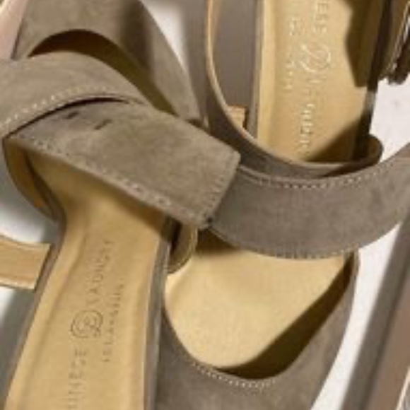 Suede taupe strappy heals - Picture 9 of 9
